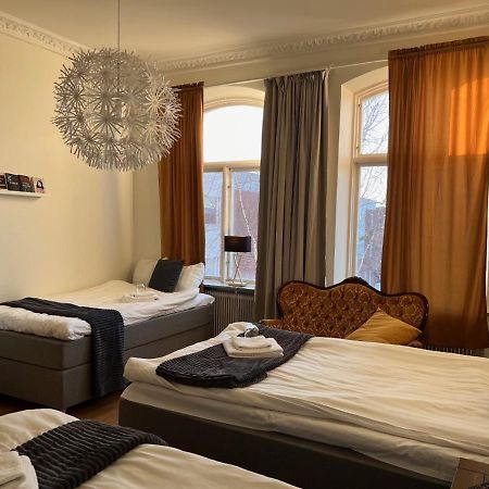 Froevi Hotell Frovi Bagian luar foto