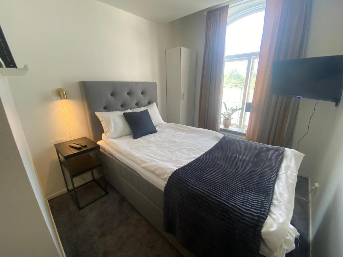 Froevi Hotell Frovi Bagian luar foto